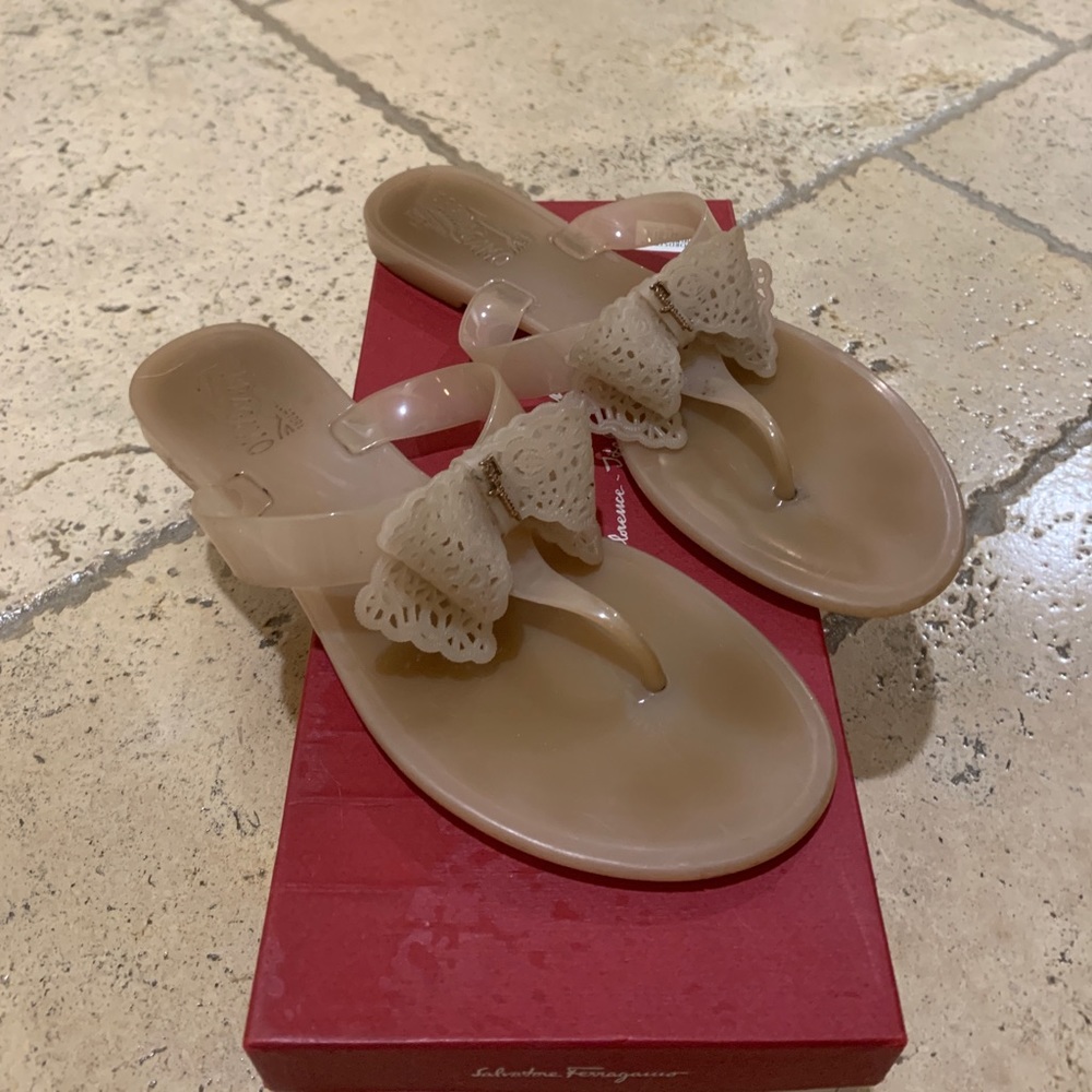 Salvatore Ferragamo Pandy lace bow sandal